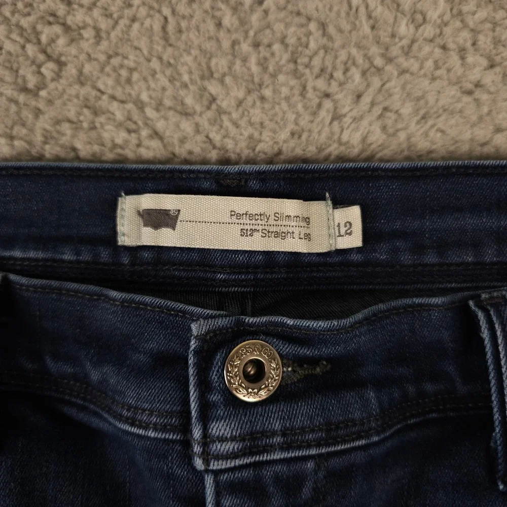 Levis 512 Jeans Womens 12 Blue Perfectly Slimming Straight Leg Stretch Dark Wash - Picture 3 of 16